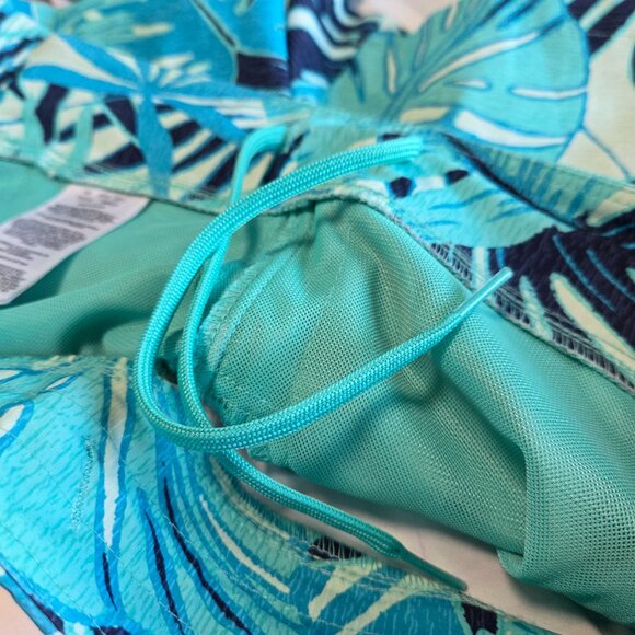 Columbia  PFG Tidal II Shorts in a blue tropical print. - Picture 10 of 10